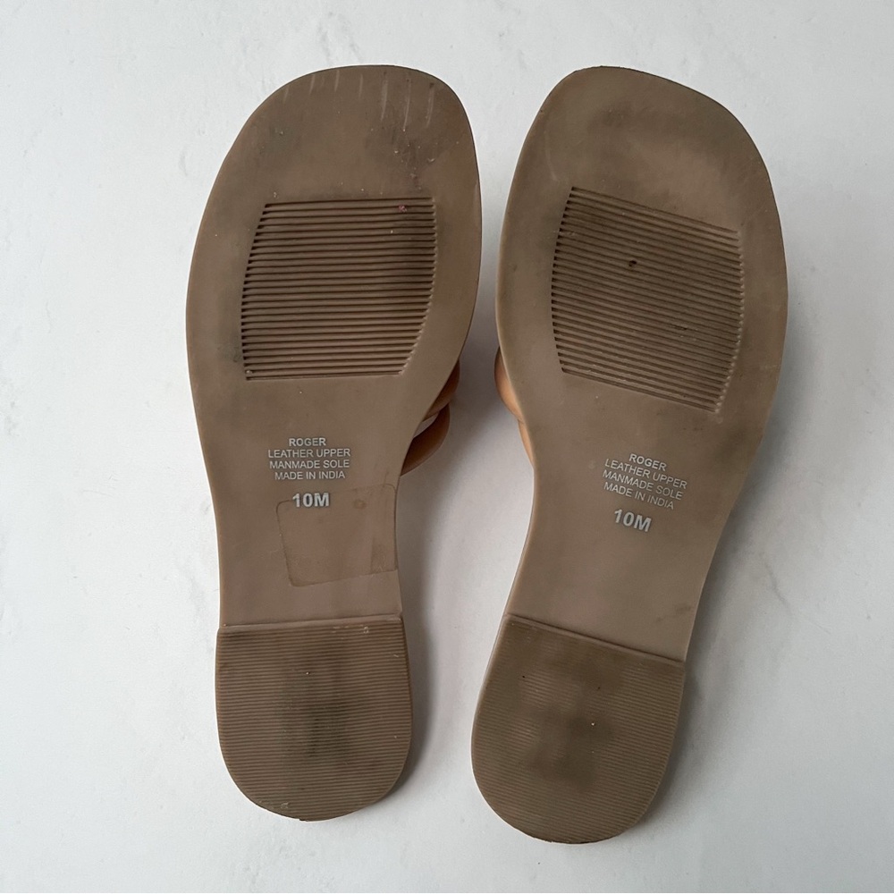 Matisse Tan Sandals with Crisscross Straps - Picture 4 of 5